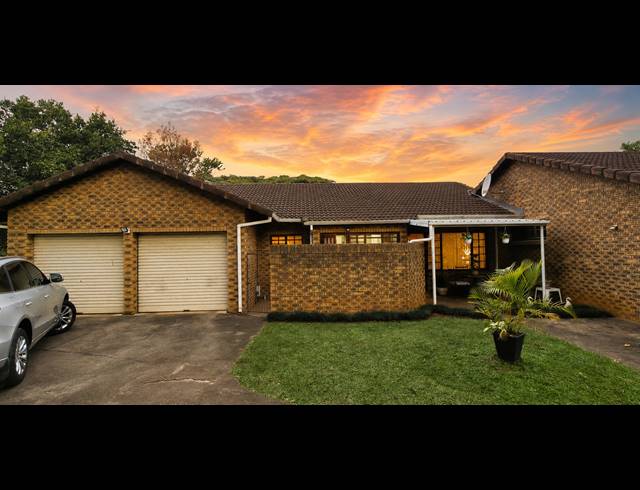 3 BEDROOM SIMPLEX FOR SALE IN CHASE VALLEY